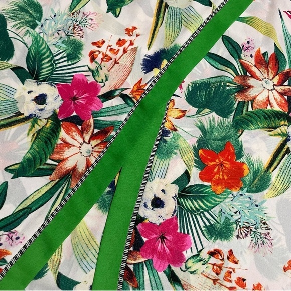 Soho NEW YORK & COMPANY Sleeveless tropical floral top size M - Picture 7 of 9